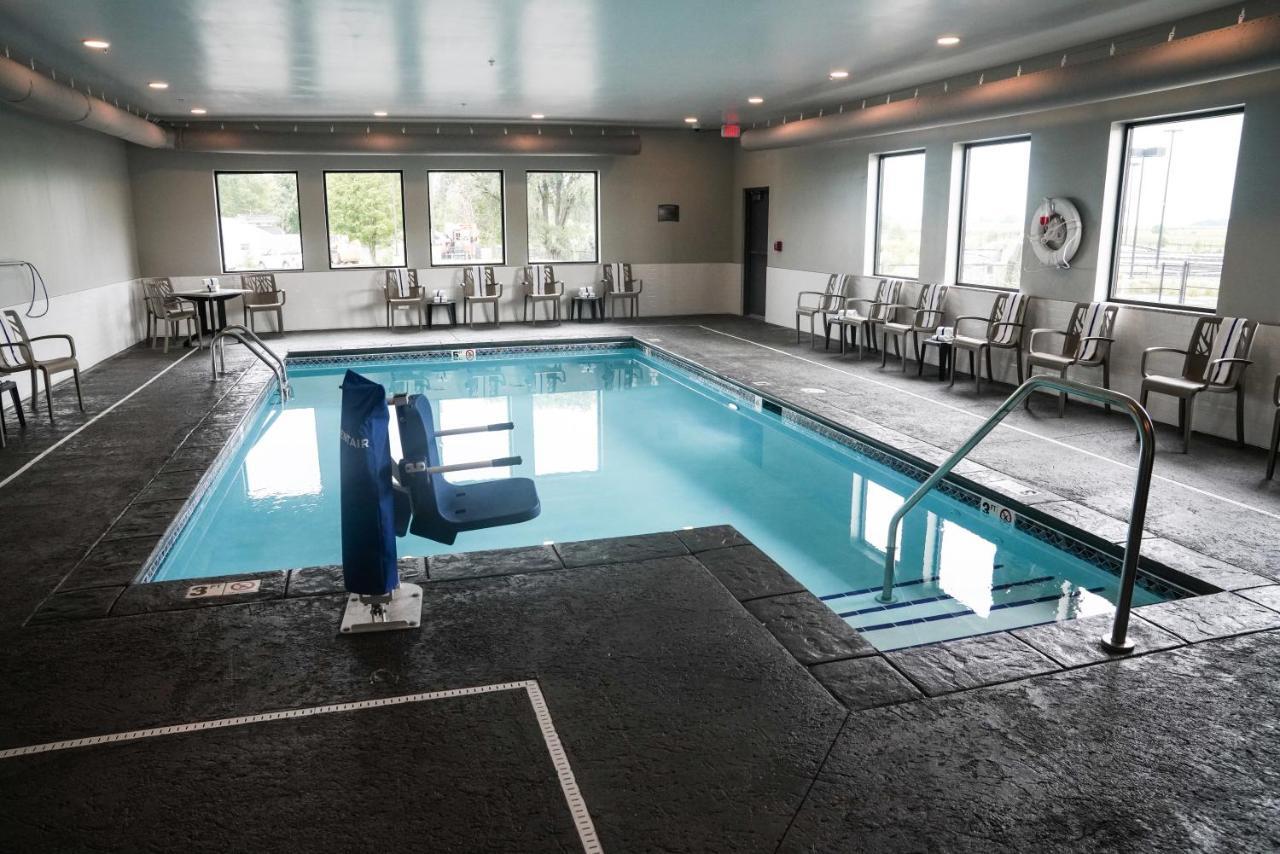 Brookstone Inn & Suites Fort Dodge Dış mekan fotoğraf